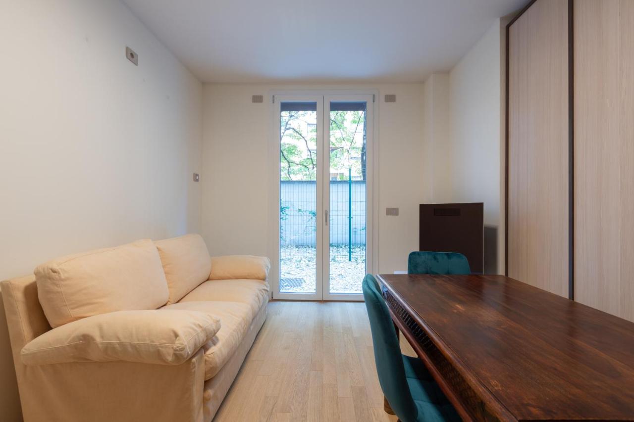 Cozy Flat With Parking Apartment Milan Exterior photo
